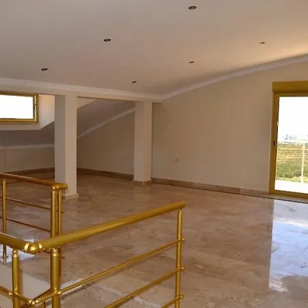 Panaroma Villalari Αλάνια